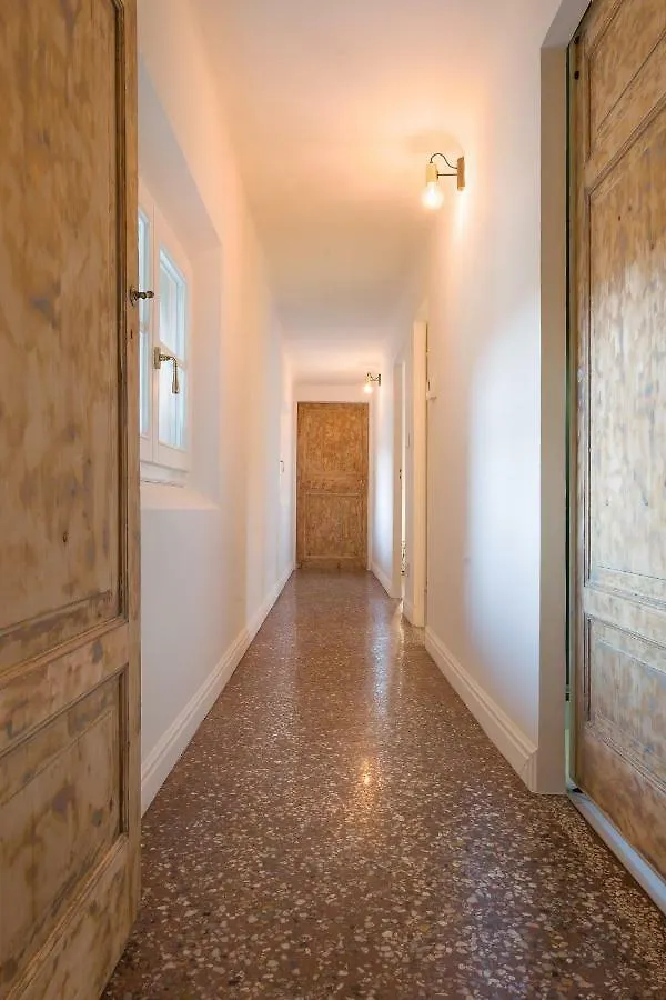 Luxury Apartment in Palazzo Spada Bologna